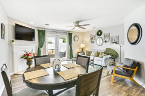 6 Mi to Dtwn Dog-Friendly Clarksville Home!